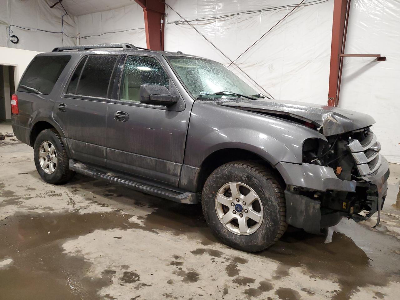 2015 Ford Expedition VIN 1FMJU1GT7FEF45778 Copart auction photo, front end / minor dent/scratches damage thumbnail 4
