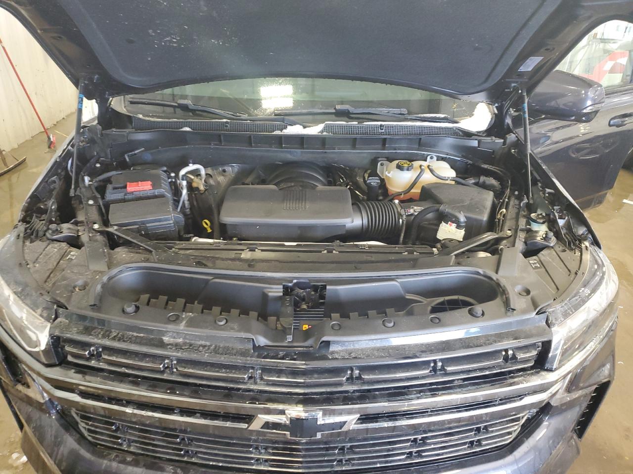 2022 Chevrolet Suburban VIN 1GNSKEKDXNR304320 Copart auction photo, side / front end damage thumbnail 12