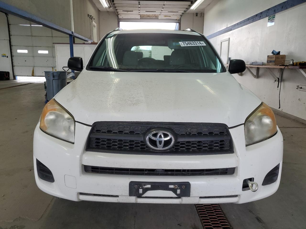 2010 Toyota RAV 4 VIN JTMBF4DV0AD022160 Copart auction photo, minor dent/scratches / mechanical damage thumbnail 5