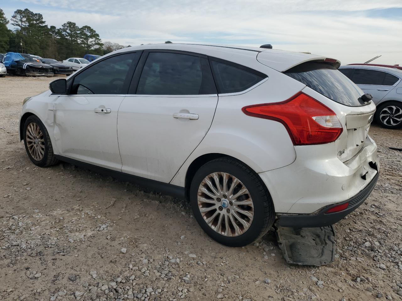 2012 Ford Focus VIN 1FAHP3N2XCL132198 Copart auction photo, rear end / side damage thumbnail 2