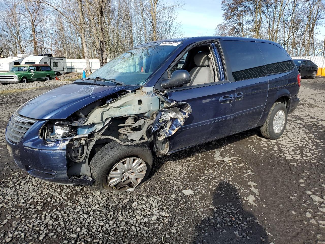 2005 Chrysler Town & Country VIN 2C4GP44R35R362928