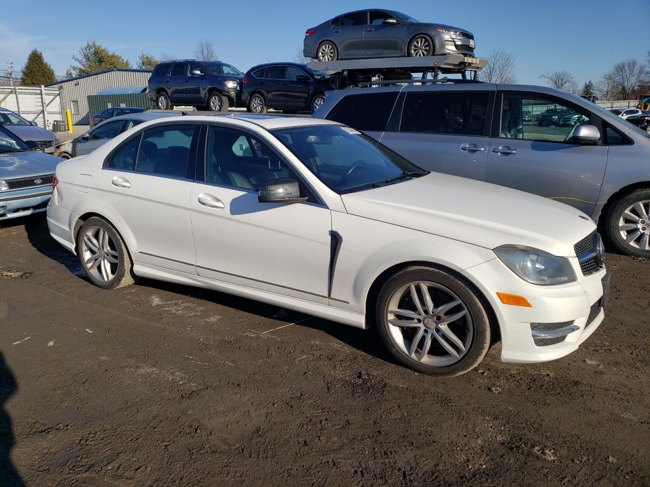 2014 Mercedes-Benz C-klasse VIN WDDGF8AB3EA932065 Copart auction photo, side damage thumbnail 4