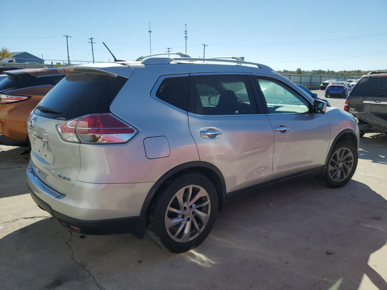 2015 Nissan Rogue VIN 5N1AT2MV5FC914941 Copart auction photo, front end / rear end damage thumbnail 3