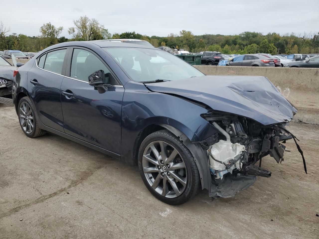 2018 Mazda 3 VIN 3MZBN1V30JM274765 Copart auction photo, front end / minor dent/scratches damage thumbnail 4