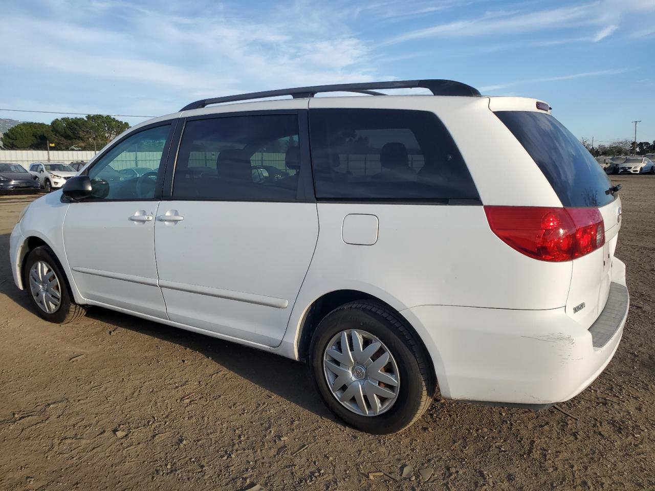 2008 Toyota Sienna VIN 5TDZK23C88S169808 Copart auction photo, minor dent/scratches damage thumbnail 2