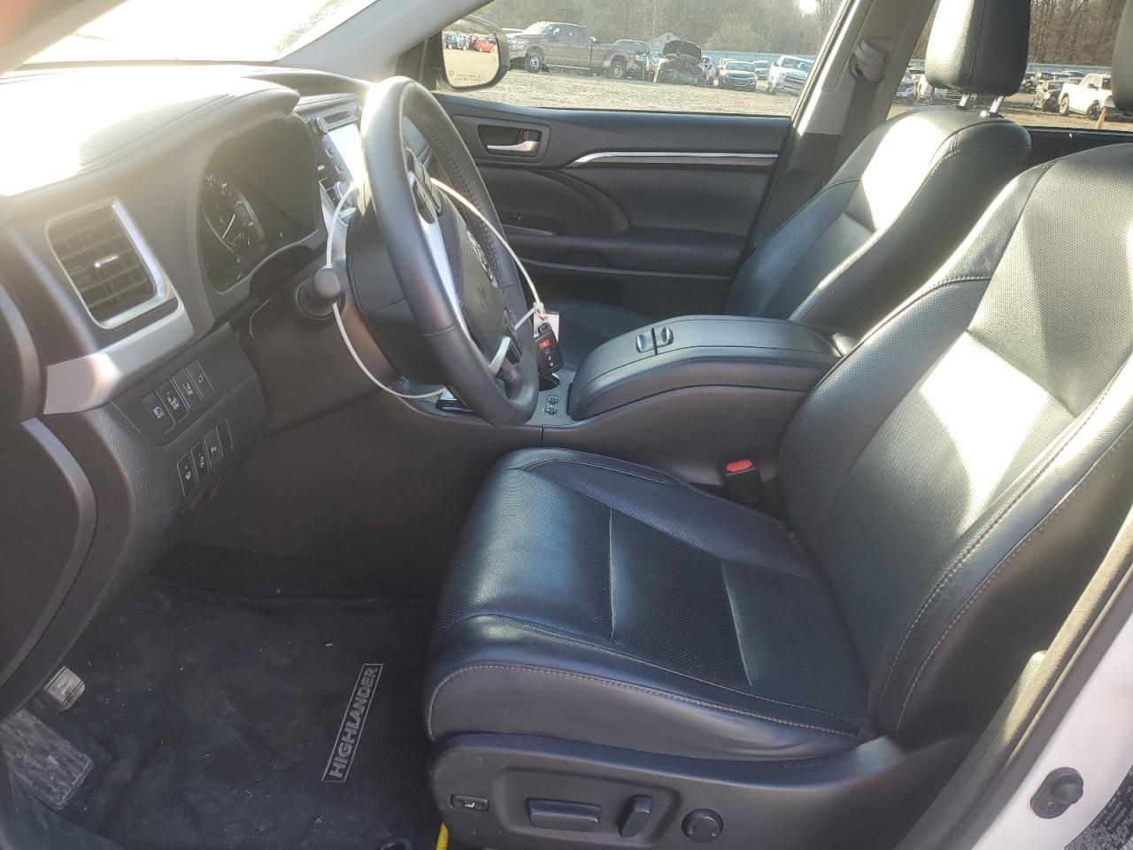 2016 Toyota Highlander VIN 5TDDKRFH0GS329396 Copart auction photo, front end / side damage thumbnail 7