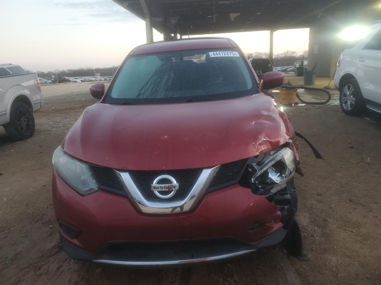 2016 Nissan Rogue VIN 5N1AT2MT2GC895247 Copart auction photo, front end damage thumbnail 5