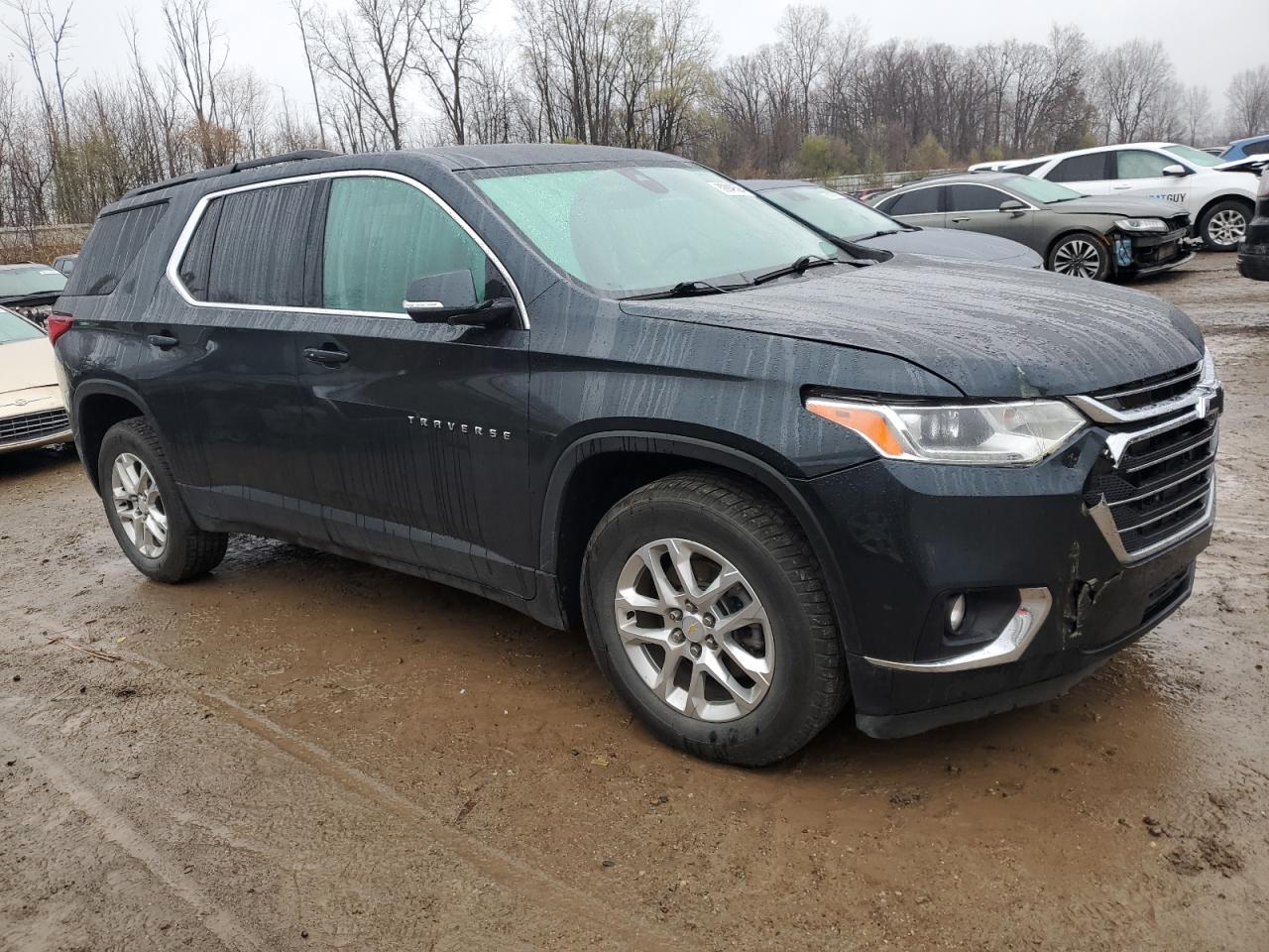 2021 Chevrolet Traverse VIN 1GNEVGKW3MJ108931 Copart auction photo, front end / minor dent/scratches damage thumbnail 4