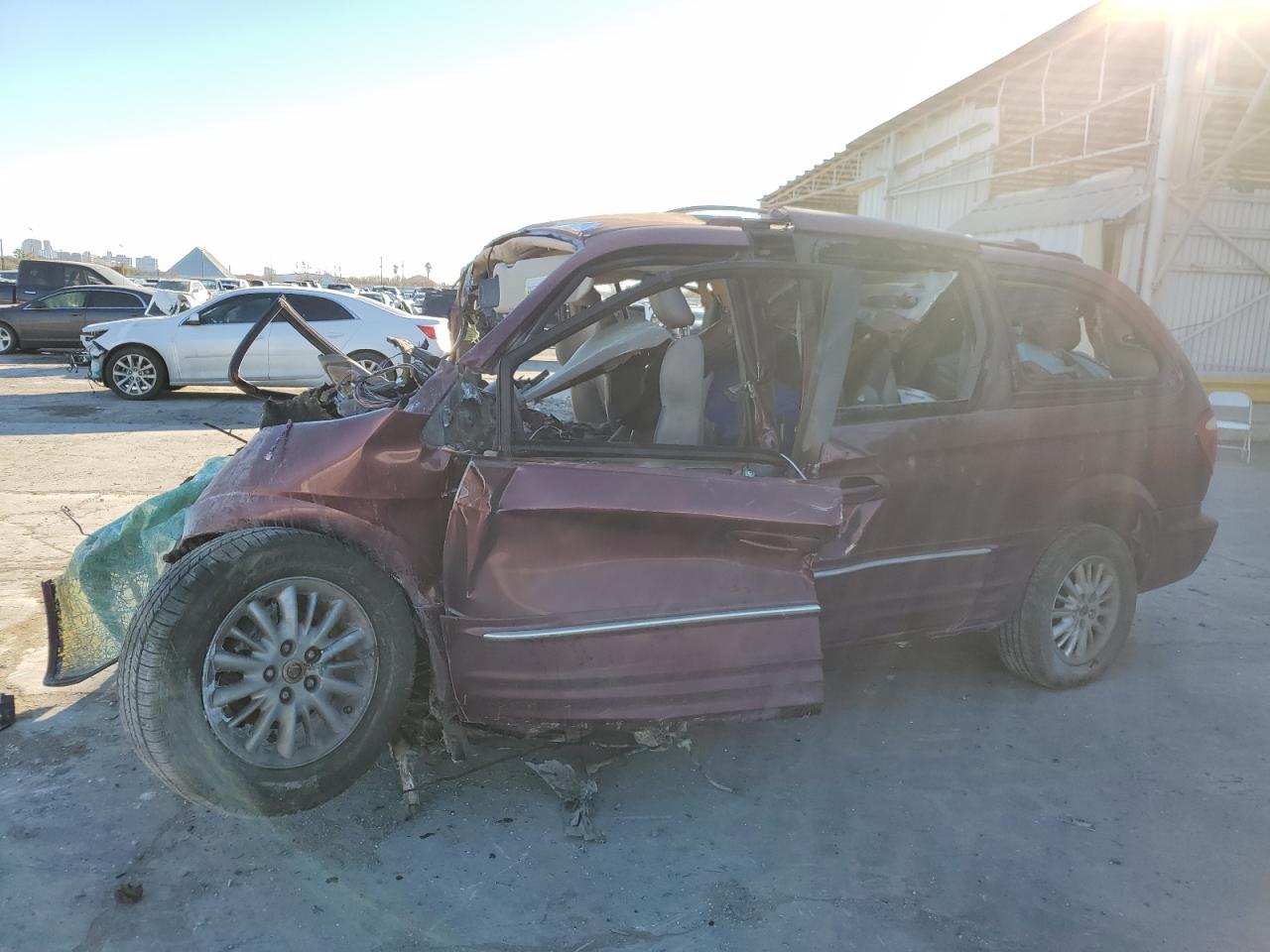 2002 Chrysler Town & Country VIN 2C8GP64L02R638032