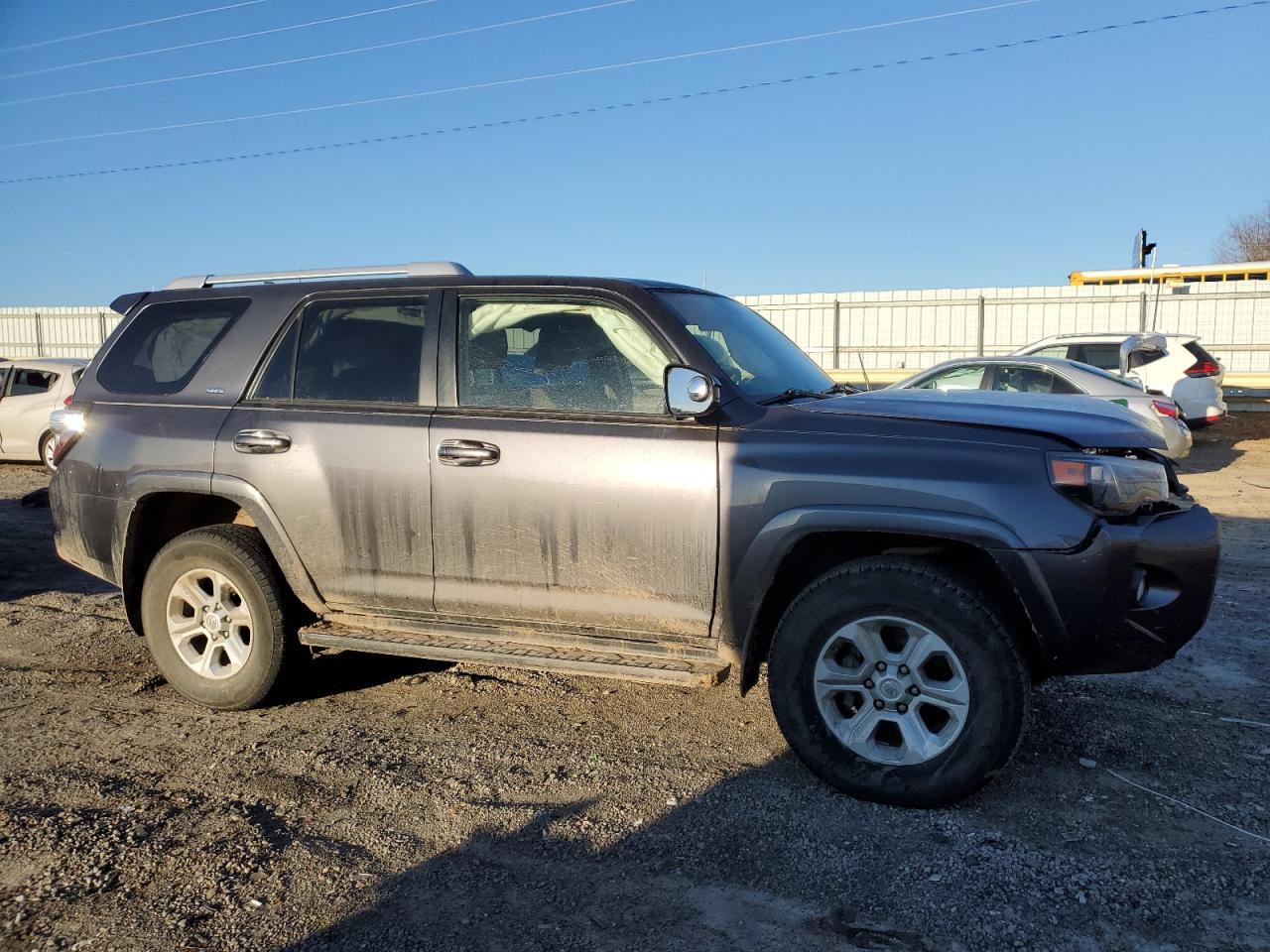 2018 Toyota 4Runner VIN JTEBU5JR4J5538160 Copart auction photo, front end / side damage thumbnail 4