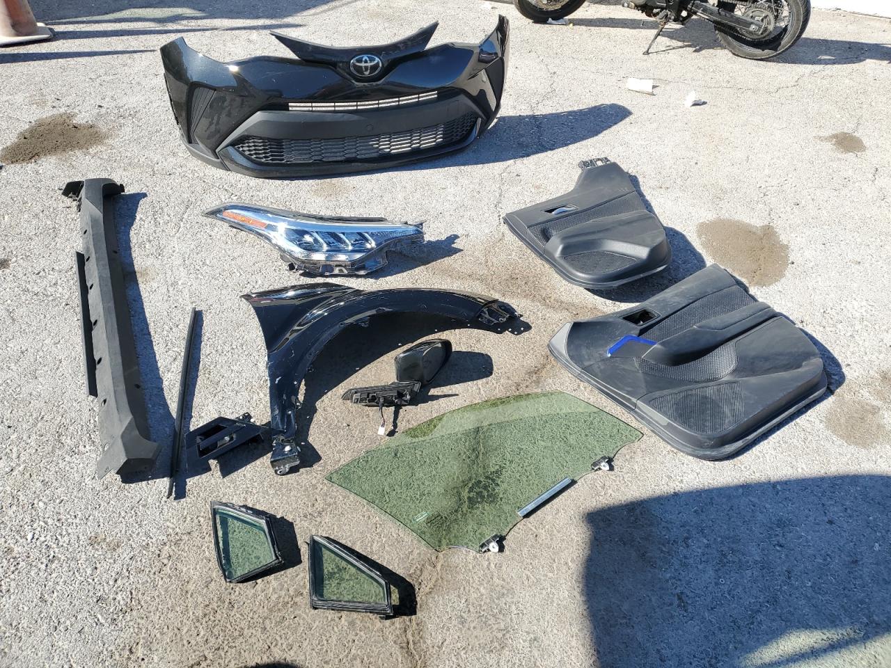 2021 Toyota C-HR VIN JTNKHMBX4M1115375 Copart auction photo, front end / side damage thumbnail 13