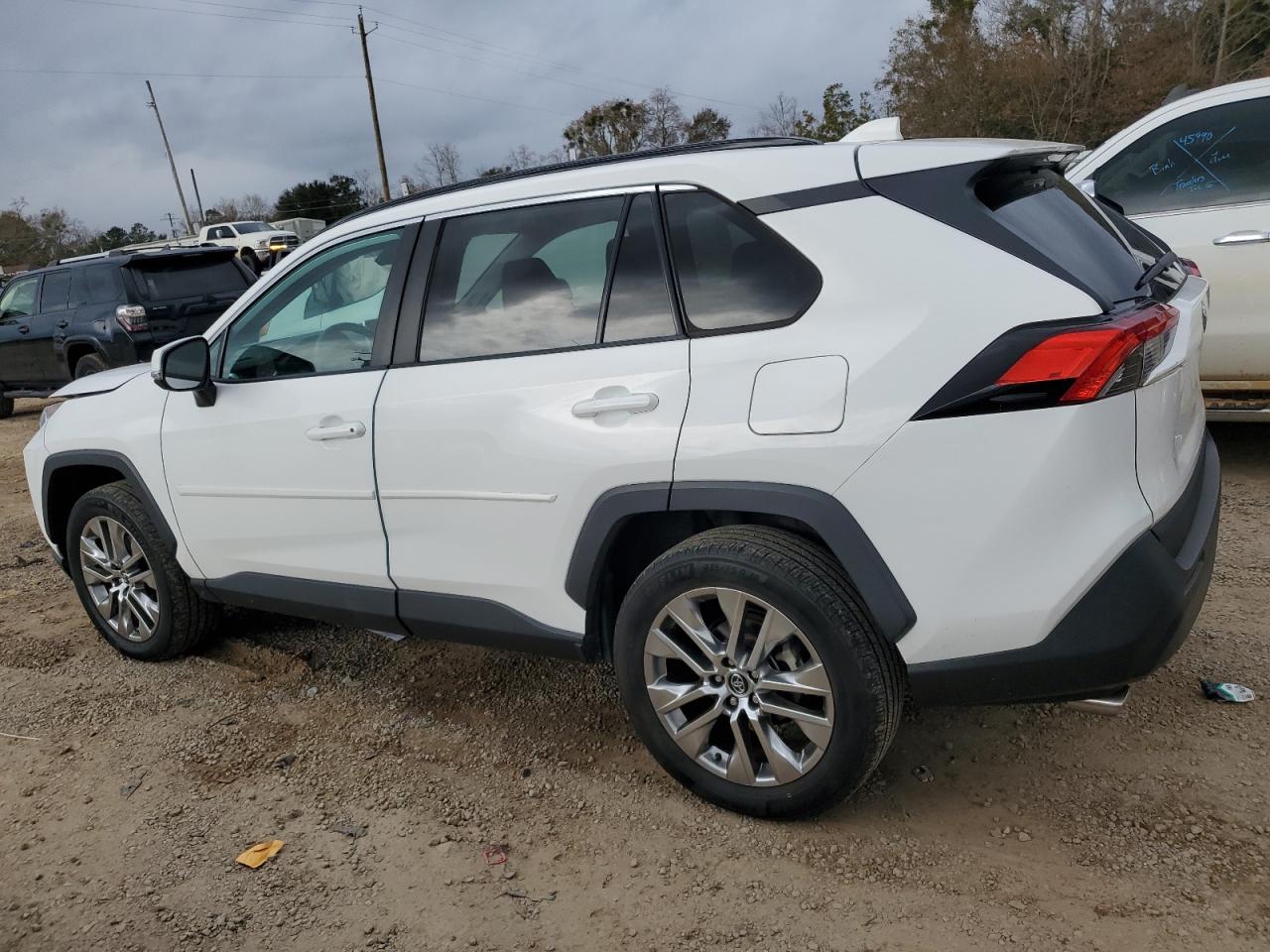 2020 Toyota RAV 4 VIN 2T3C1RFV3LW075812 Copart auction photo, front end damage thumbnail 2
