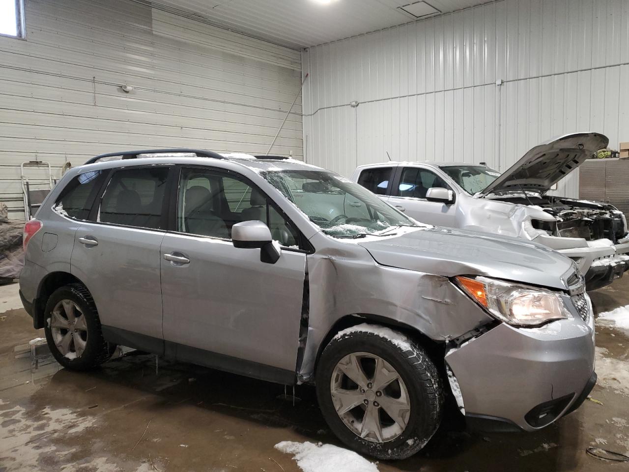 2016 Subaru Forester VIN JF2SJADC7GH490255 Copart auction photo, front end / side damage thumbnail 4
