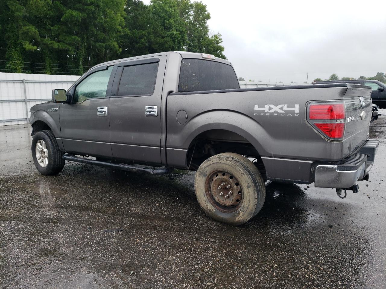 2011 Ford F-150 VIN 1FTFW1EF8BFC43440 Copart auction photo, vandalism / front end damage thumbnail 2