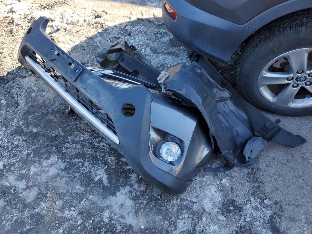 2015 Toyota RAV 4 VIN 2T3RFREV6FW355967 Copart auction photo, front end / minor dent/scratches damage thumbnail 13