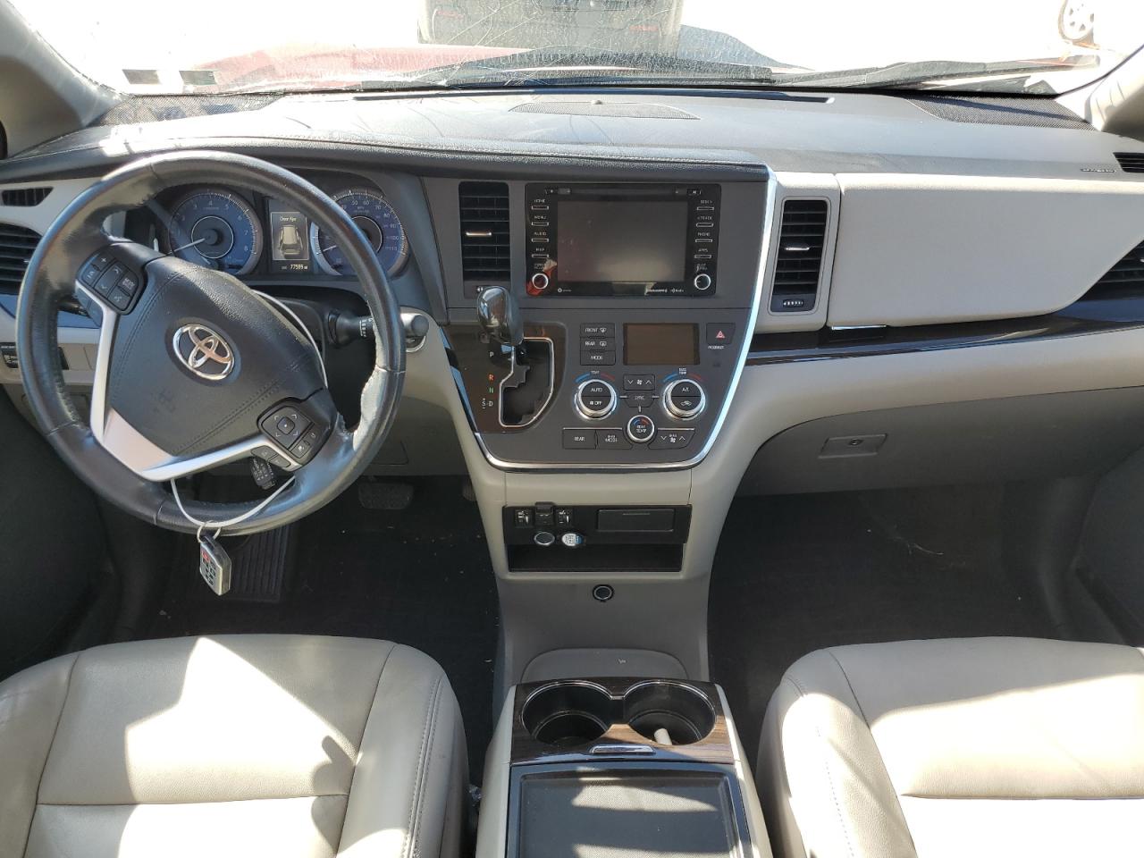 2018 Toyota Sienna VIN 5TDYZ3DC1JS964054 Copart auction photo, front end damage thumbnail 8