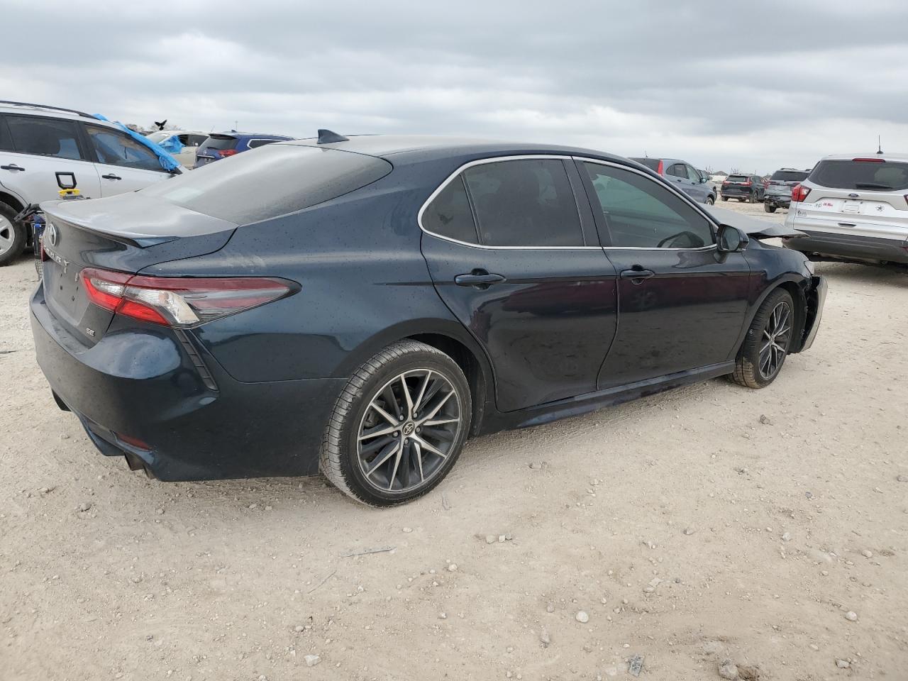 2021 Toyota Camry VIN 4T1T11AK4MU550991 Copart auction photo, front end / minor dent/scratches damage thumbnail 3