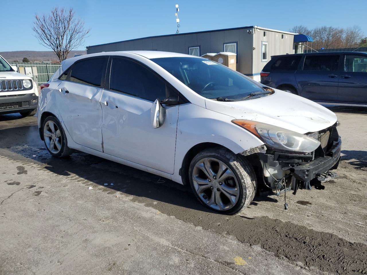 2014 Hyundai Elantra VIN KMHD35LH9EU228291 Copart auction photo, front end / side damage thumbnail 4