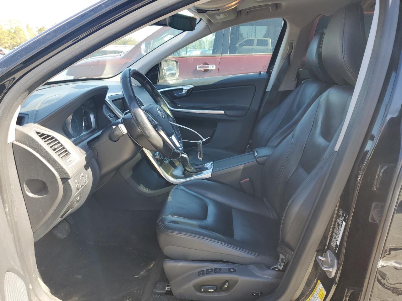 2016 Volvo XC60 VIN YV440MDK9G2791130 Copart auction photo, side / front end damage thumbnail 7