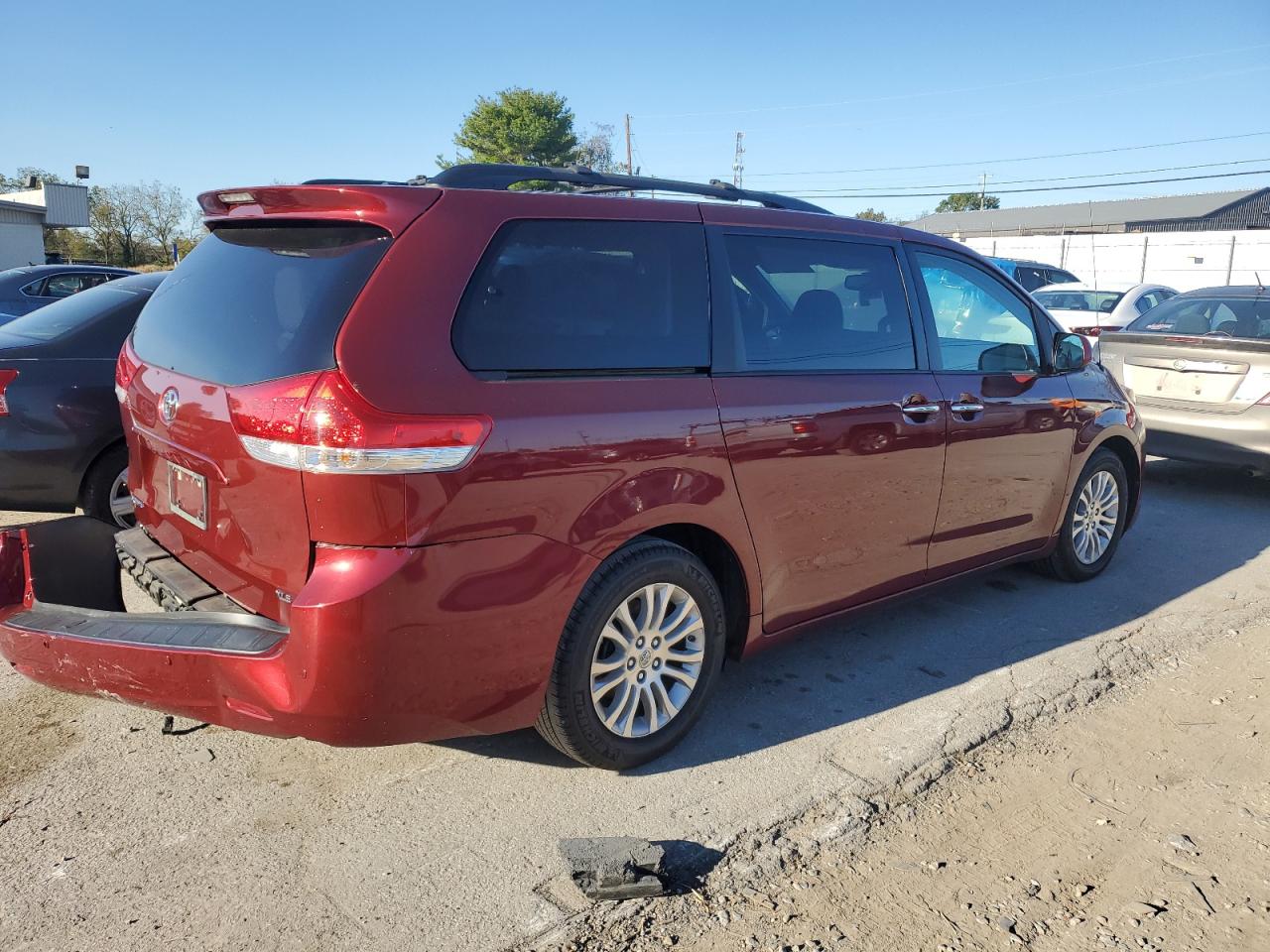 2013 Toyota Sienna VIN 5TDYK3DC8DS393090 Copart auction photo, rear end damage thumbnail 3