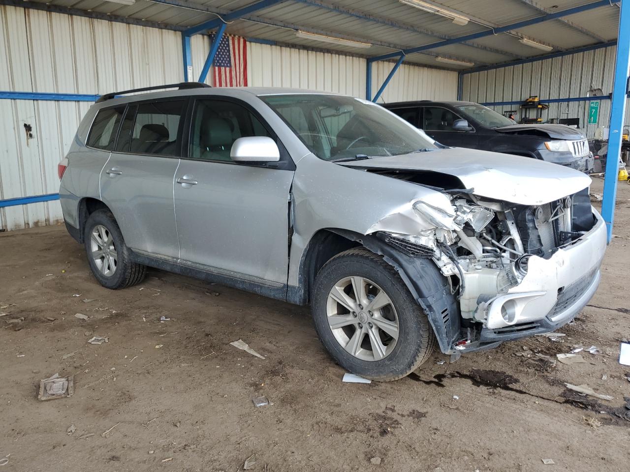 2013 Toyota Highlander VIN 5TDBK3EH5DS268533 Copart auction photo, front end / rear end damage thumbnail 4