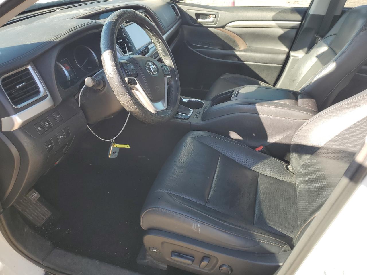 2017 Toyota Highlander VIN 5TDYZRFH9HS215234 Copart auction photo, front end damage thumbnail 7