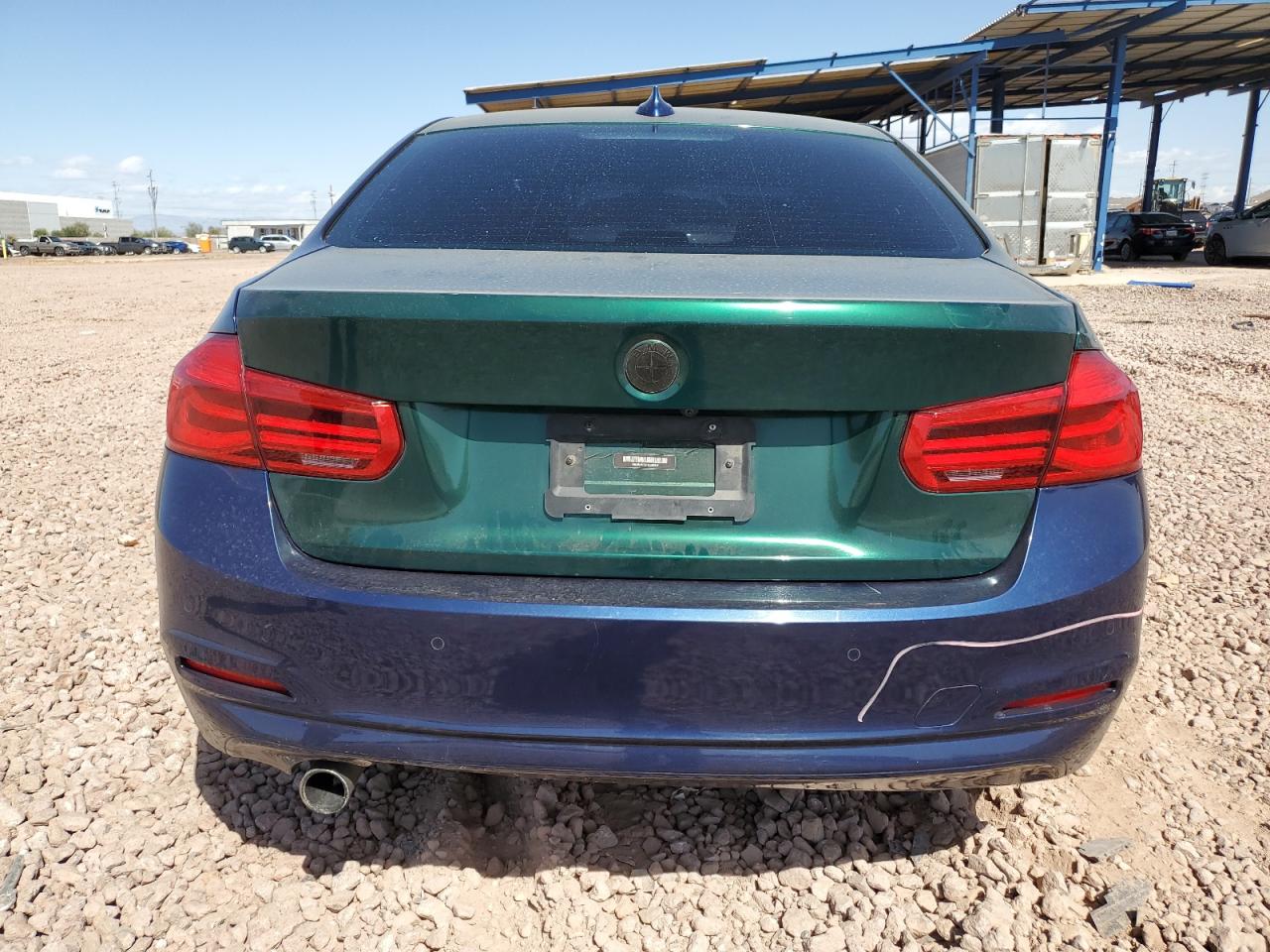 2017 BMW 3er VIN WBA8A9C58HK620345 Copart auction photo, front end / side damage thumbnail 6