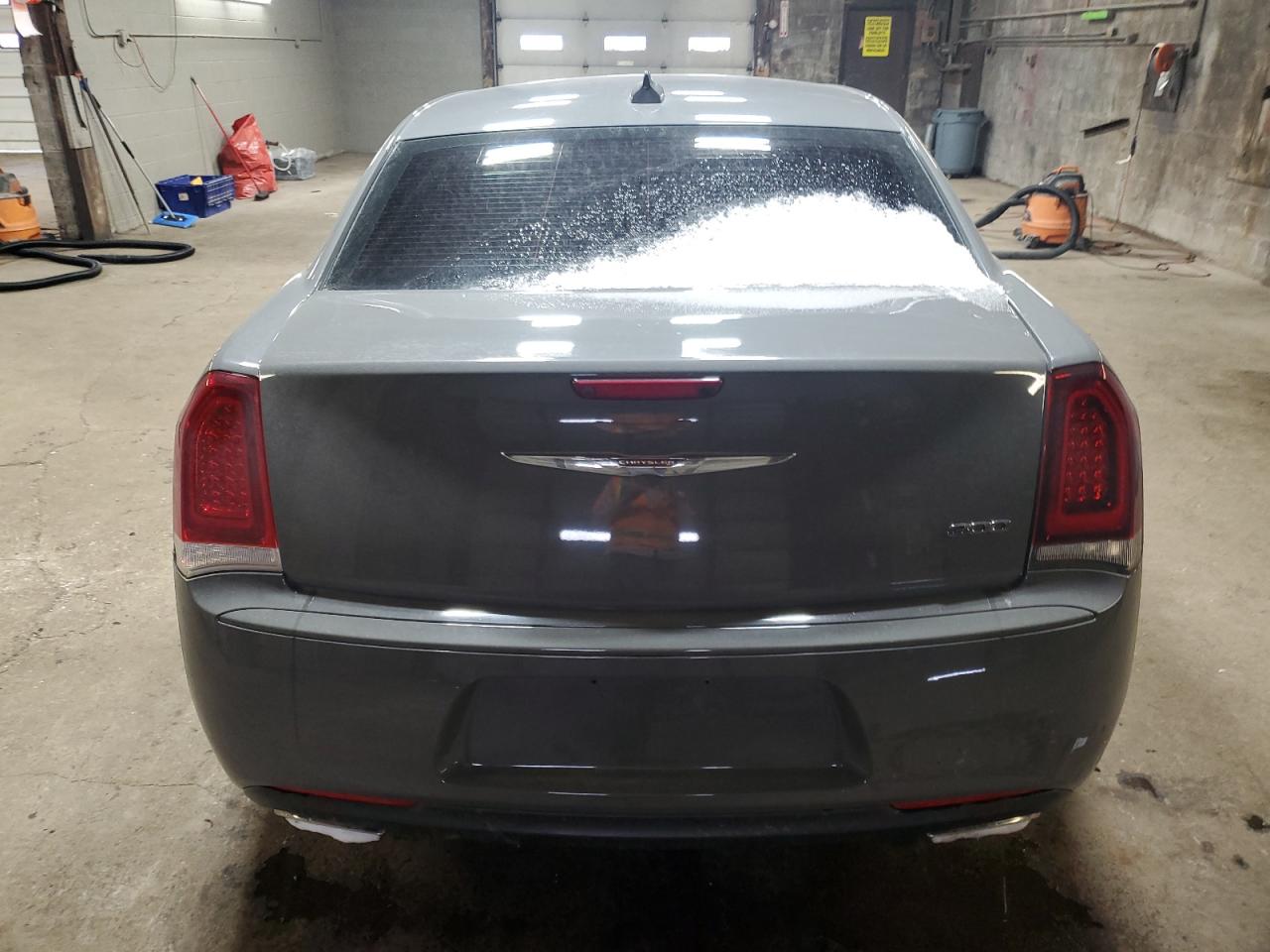 2019 Chrysler 300 VIN 2C3CCAAG9KH636845 Copart auction photo, side damage thumbnail 6