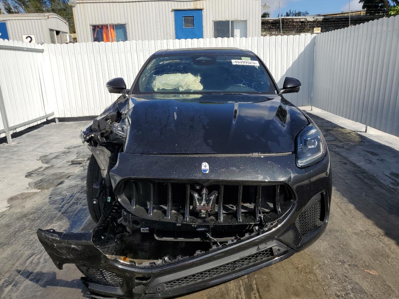 2023 Maserati Grecale VIN ZN682AVM3P7432127 Copart auction photo, front end / minor dent/scratches damage thumbnail 5