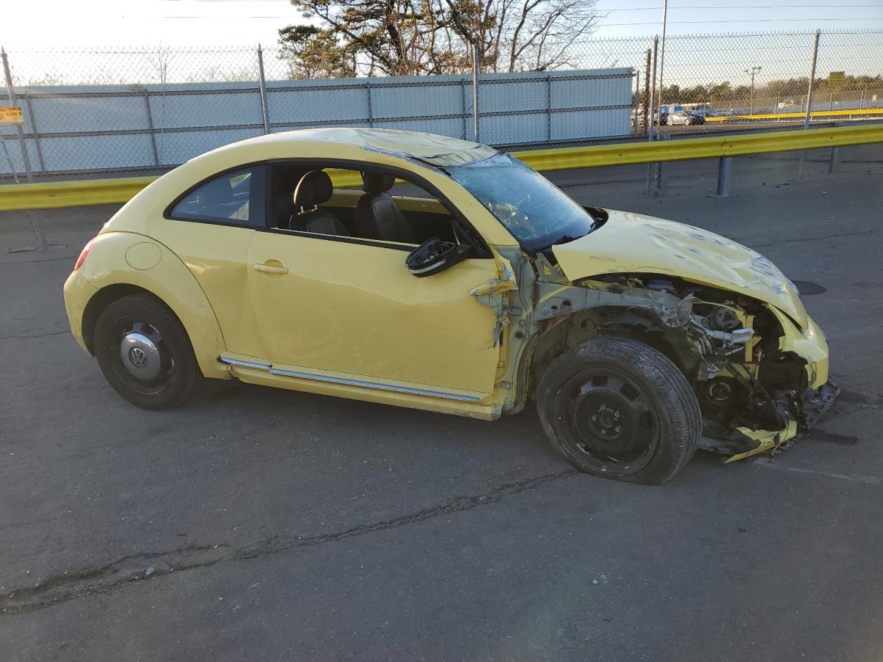2013 Volkswagen Beetle VIN 3VWJP7AT1DM610829 Copart auction photo, all over damage thumbnail 4