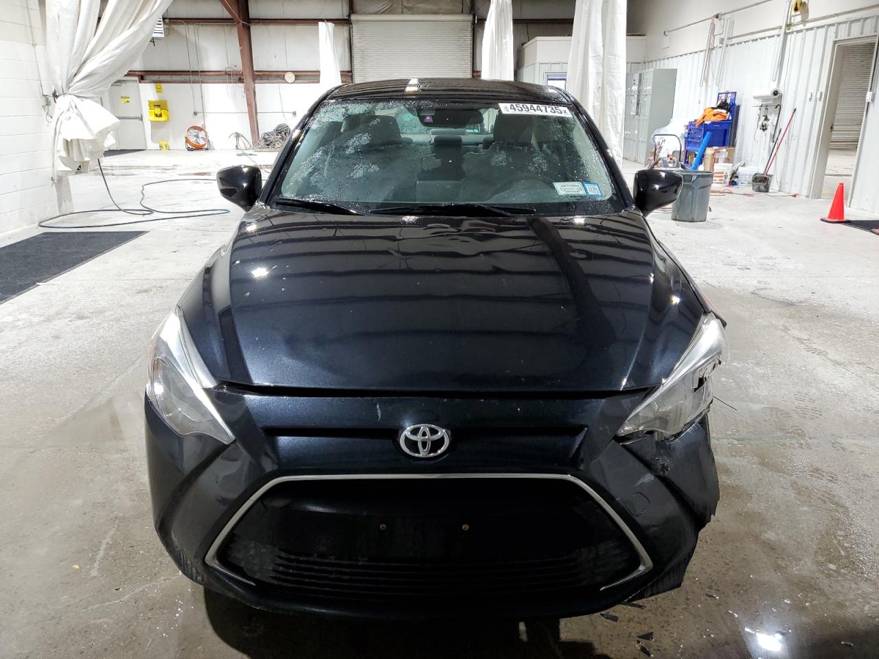 2017 Toyota Yaris VIN 3MYDLBYV8HY147478 Copart auction photo, front end / side damage thumbnail 5