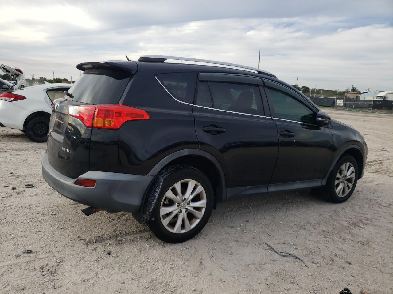 2013 Toyota RAV 4 VIN 2T3YFREV4DW042876 Copart auction photo, burn - interior damage thumbnail 3