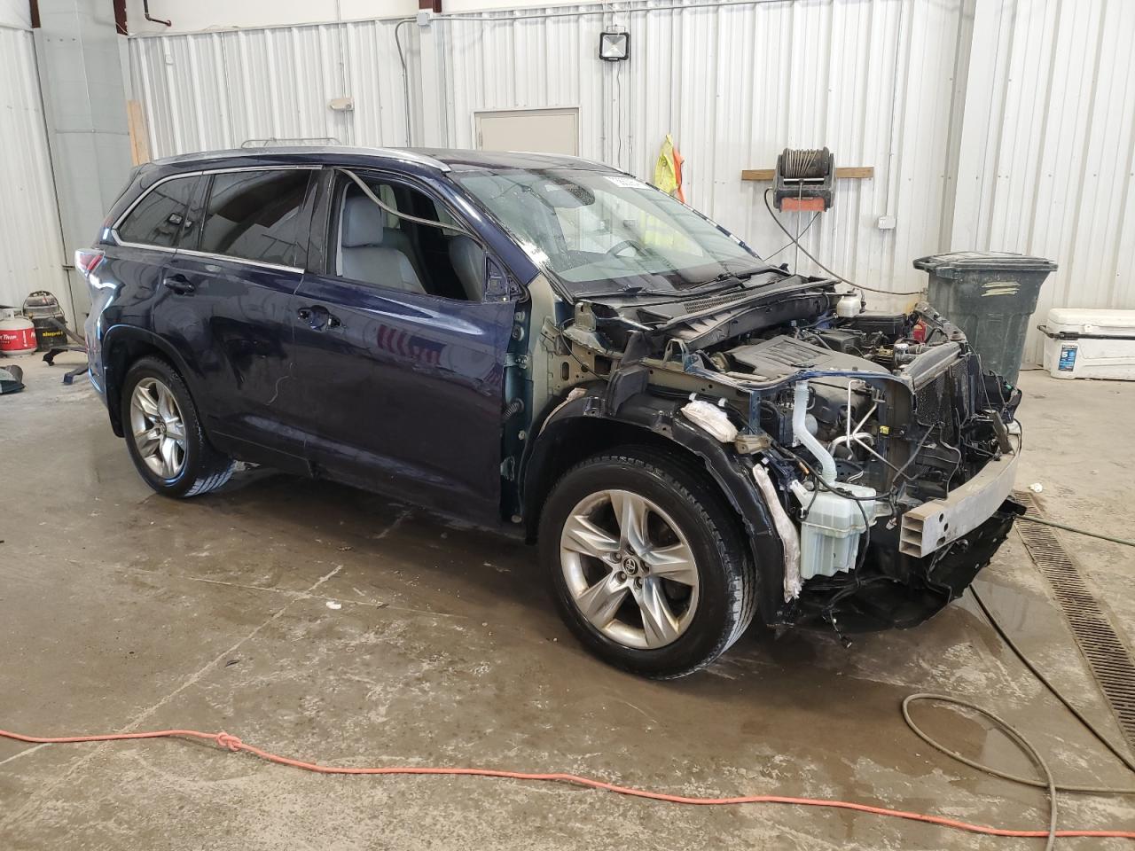 2016 Toyota Highlander VIN 5TDDKRFH9GS228485 Copart auction photo, front end damage thumbnail 4
