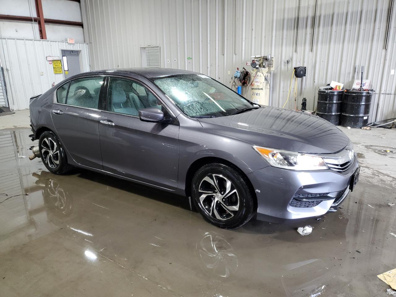 2017 Honda Accord VIN 1HGCR2F33HA014305 Copart auction photo, rear end damage thumbnail 4