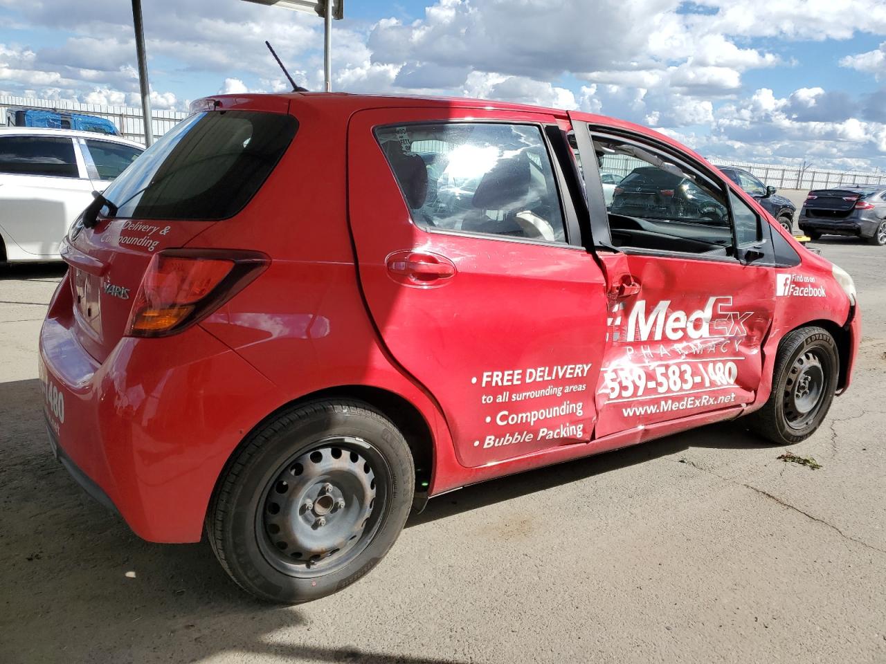 2015 Toyota Yaris VIN VNKKTUD35FA045585 Copart auction photo, side / front end damage thumbnail 3