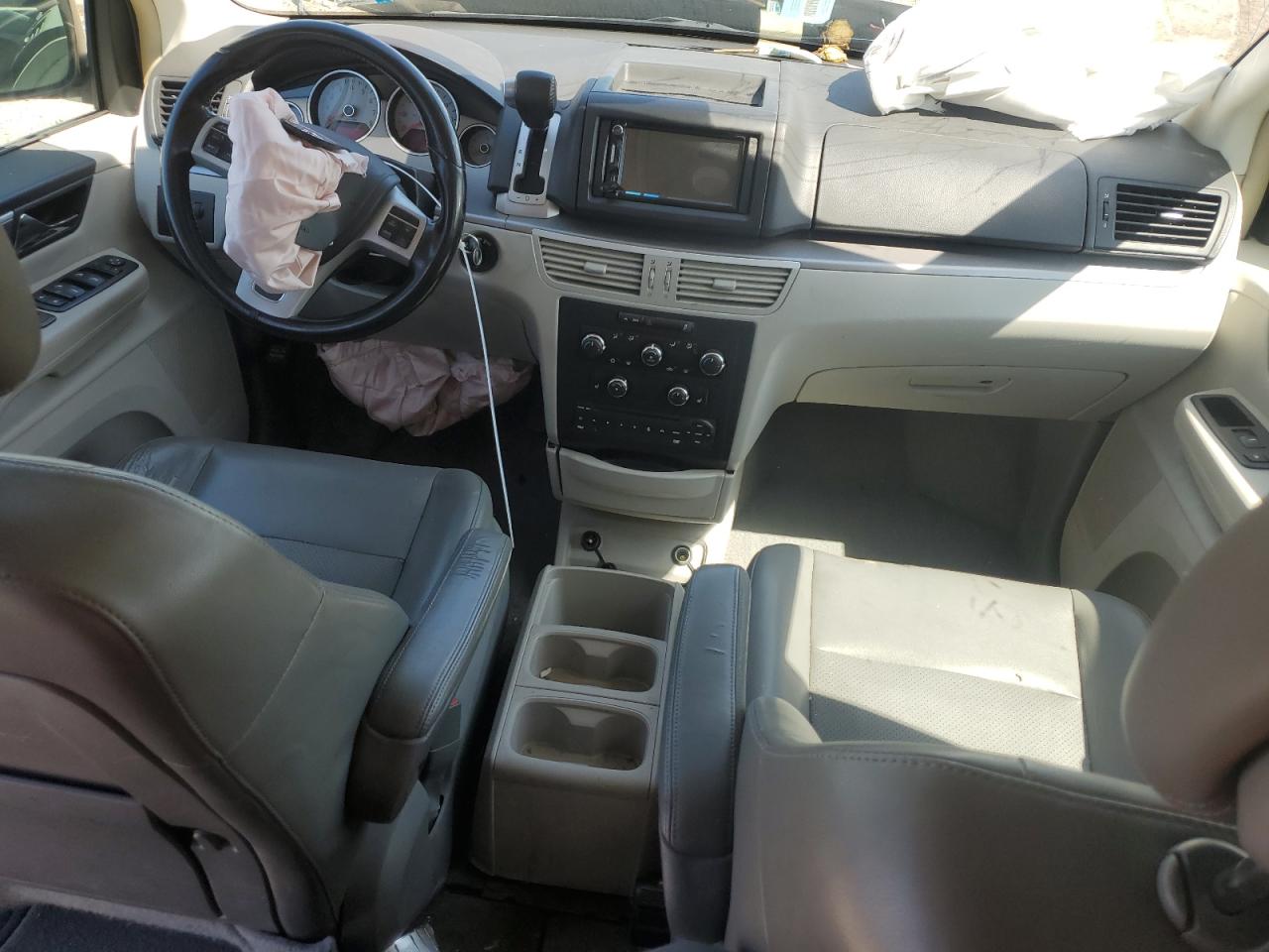 2011 Volkswagen Routan VIN 2V4RW3DG0BR621820 Copart auction photo, front end / rear end damage thumbnail 8