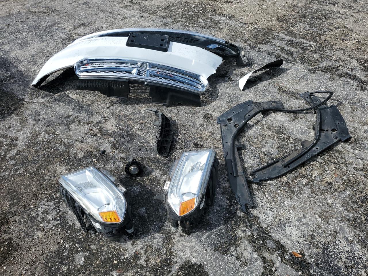 2015 Dodge Durango VIN 1C4SDHET0FC239456 Copart auction photo, front end damage thumbnail 13