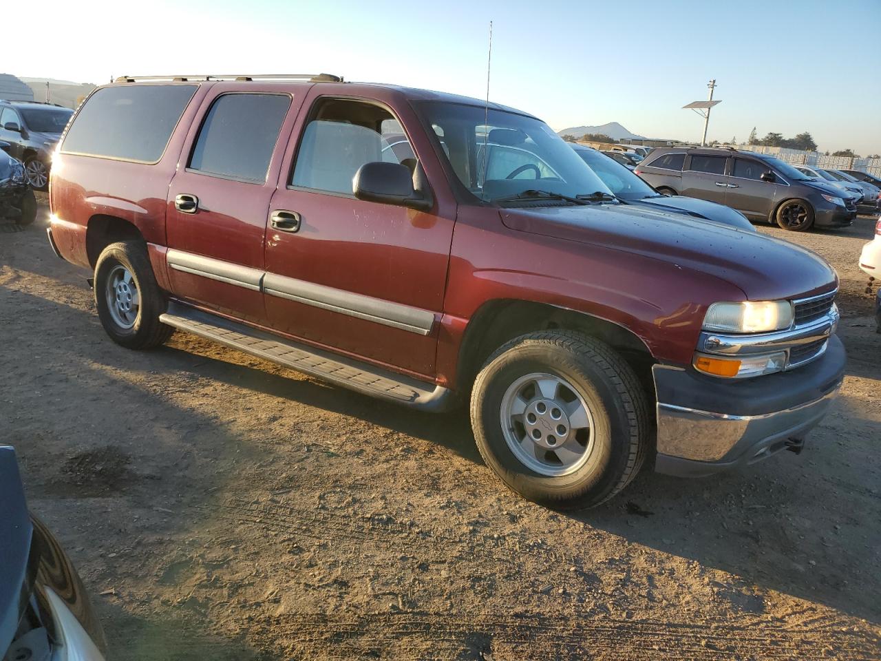2003 Chevrolet Suburban VIN 1GNFK16T13J247528 Copart auction photo, vandalism damage thumbnail 4