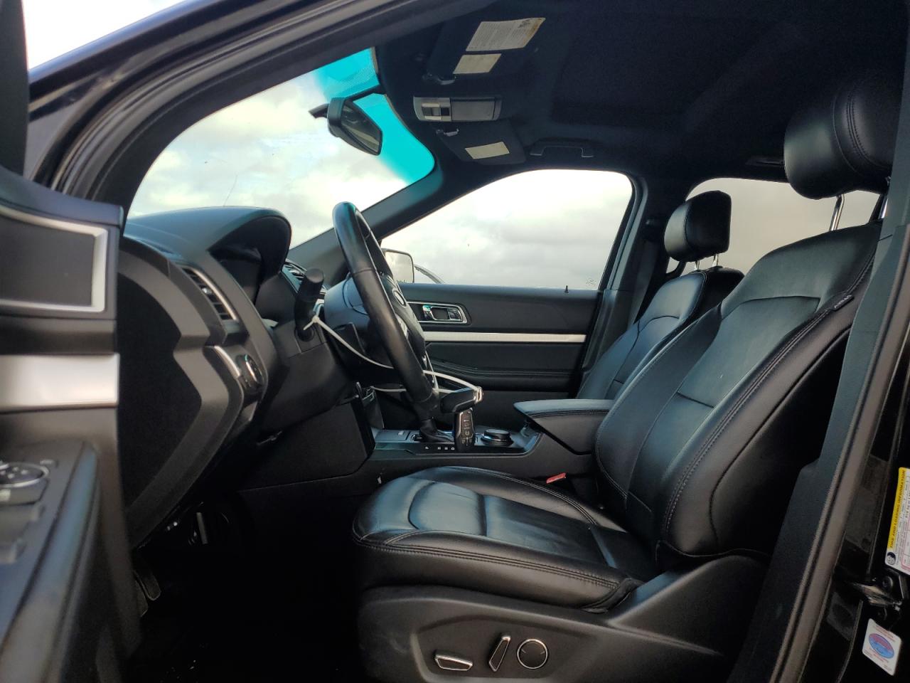 2017 Ford Explorer VIN 1FM5K8D81HGA01168 Copart auction photo, minor dent/scratches damage thumbnail 8