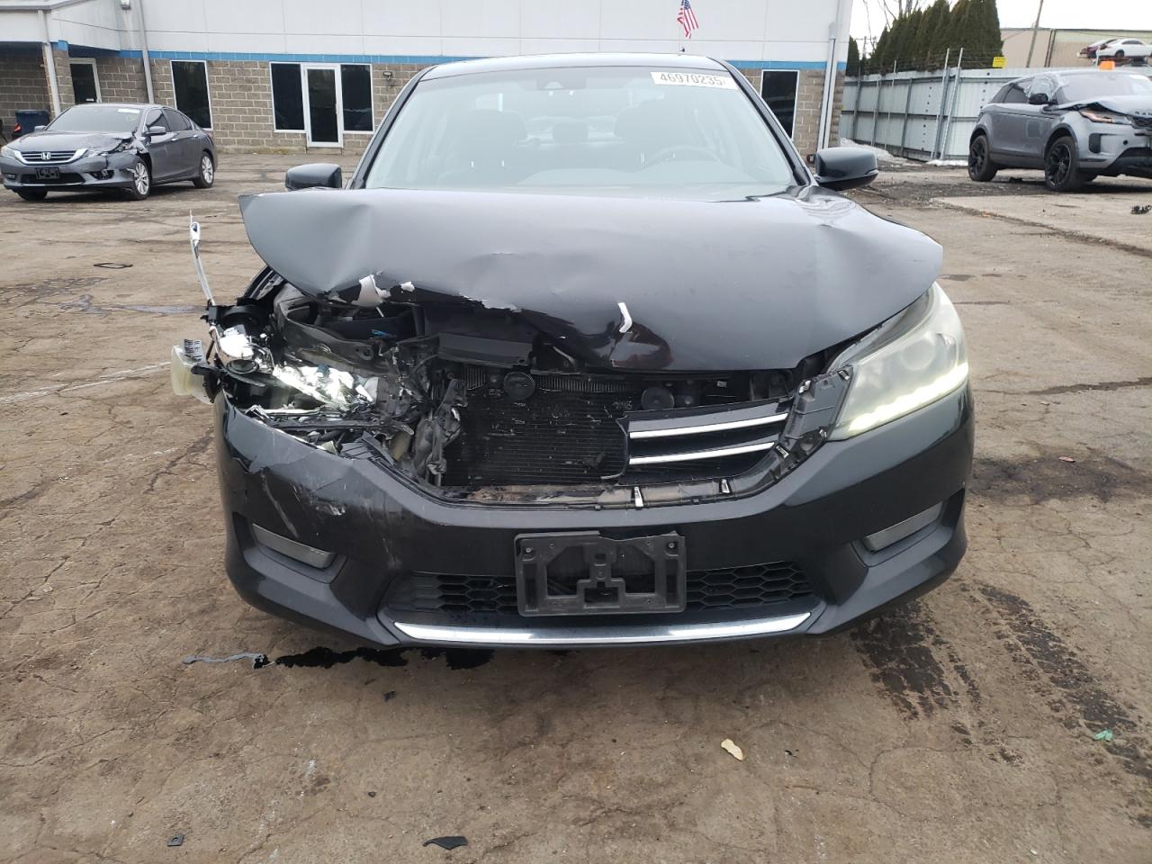 2015 Honda Accord VIN 1HGCR3F83FA012570 Copart auction photo, front end / minor dent/scratches damage thumbnail 5