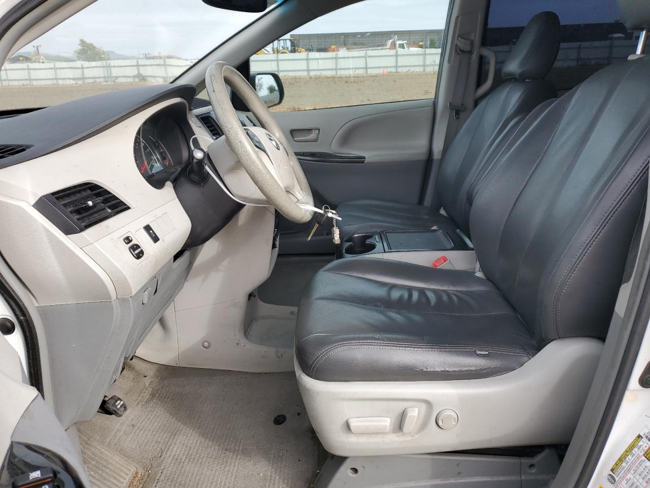 2014 Toyota Sienna VIN 5TDKK3DC0ES522432 Copart auction photo, rear end / front end damage thumbnail 7