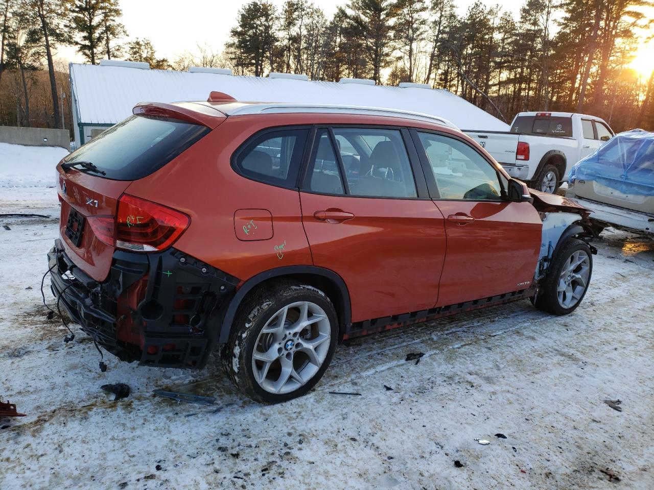 2015 BMW X1 VIN WBAVM5C58FVV95168 Copart auction photo, front end / rear end damage thumbnail 3