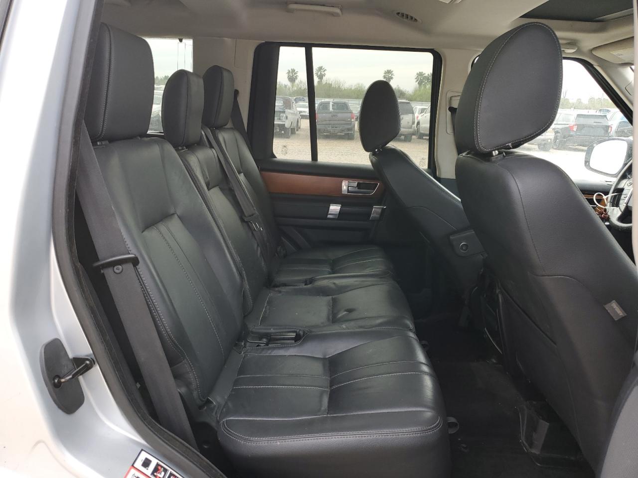 2015 Land Rover LR4 VIN SALAG2V6XFA762028 Copart auction photo, front end / mechanical damage thumbnail 11