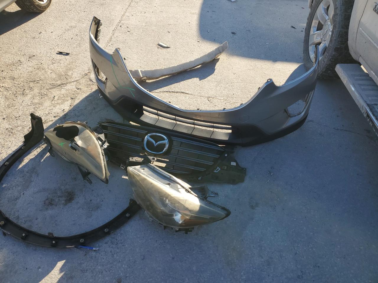 2016 Mazda CX-5 VIN JM3KE2DY2G0705292 Copart auction photo, front end damage thumbnail 13