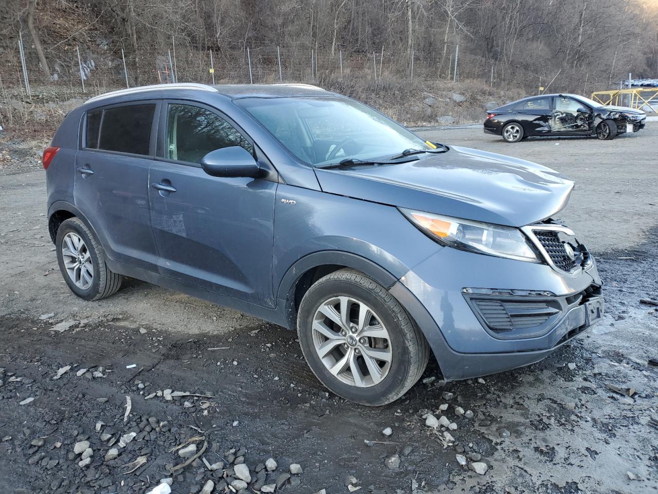 2016 KIA Sportage VIN KNDPBCAC6G7840644 Copart auction photo, front end / minor dent/scratches damage thumbnail 4