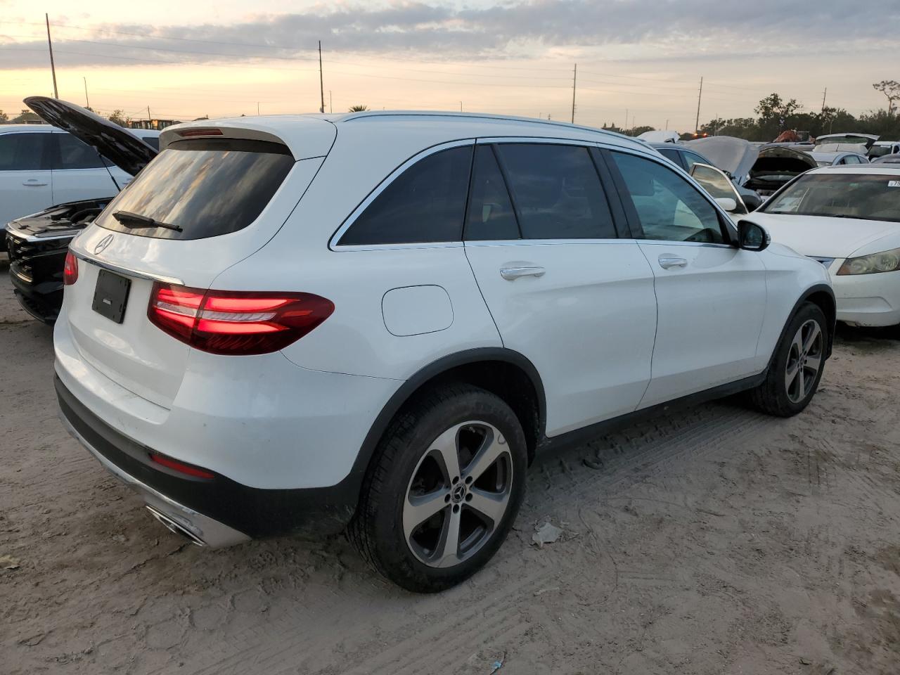 2018 Mercedes-Benz GLC VIN WDC0G4JB3JV081075 Copart auction photo, water/flood damage thumbnail 3