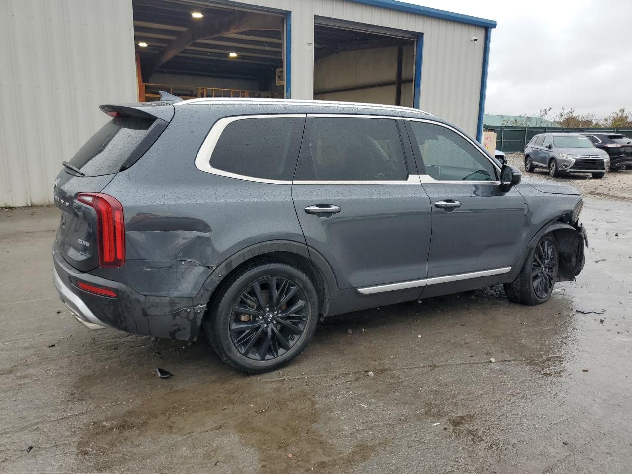2020 KIA Telluride VIN 5XYP5DHC6LG062040 Copart auction photo, front end / side damage thumbnail 3