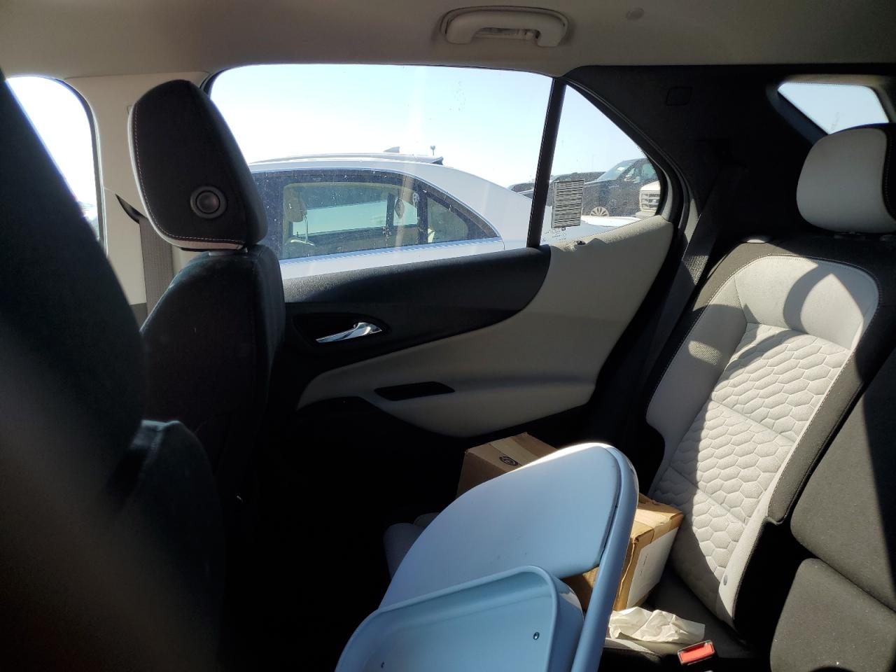2020 Chevrolet Equinox VIN 2GNAXHEV7L6206146 Copart auction photo, water/flood damage thumbnail 11
