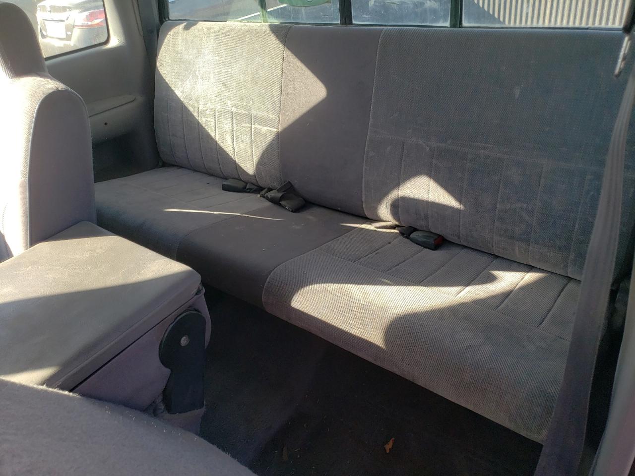 1996 Dodge RAM VIN 3B7HF13Y8TG121531 Copart auction photo, front end damage thumbnail 10