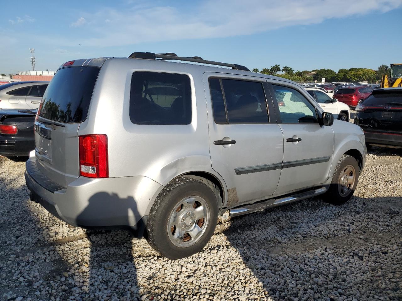 2010 Honda Pilot VIN 5FNYF3H24AB017752 Copart auction photo, minor dent/scratches damage thumbnail 3